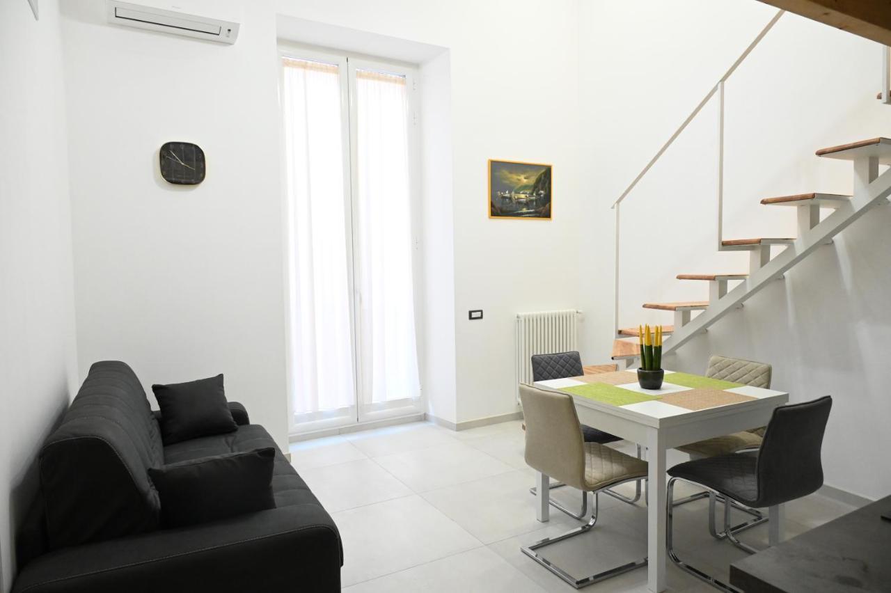 Victry'S Houses Chiaia Napoli Bagian luar foto