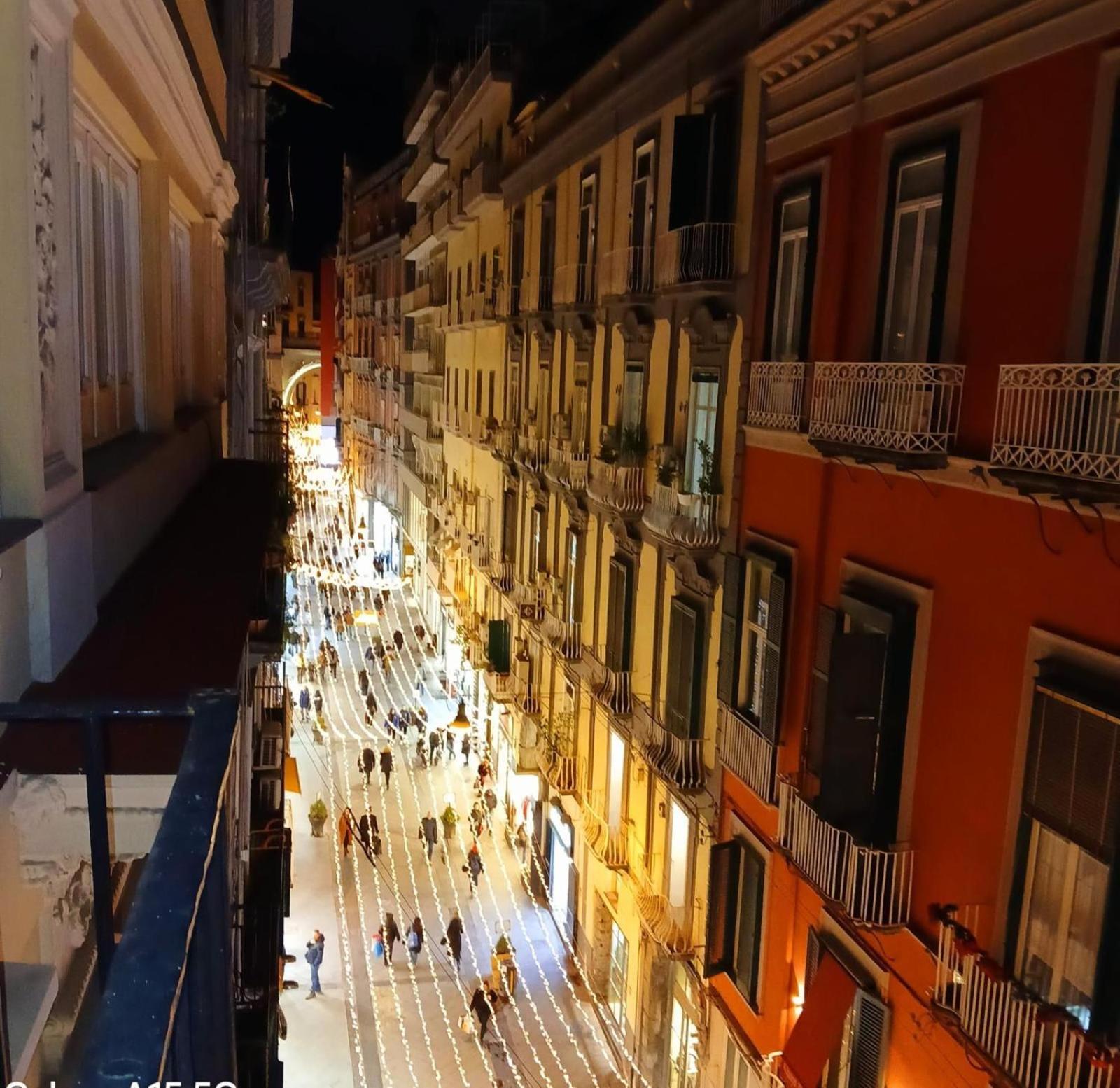 Victry'S Houses Chiaia Napoli Bagian luar foto